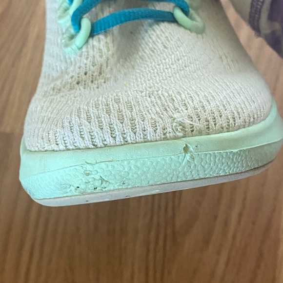 Allbirds sea foam/teal sneaker - Picture 4 of 10